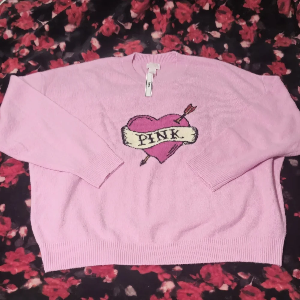 PINK VS Campus Knit Heart Sweater Size Large NWT - Picture 2 of 12